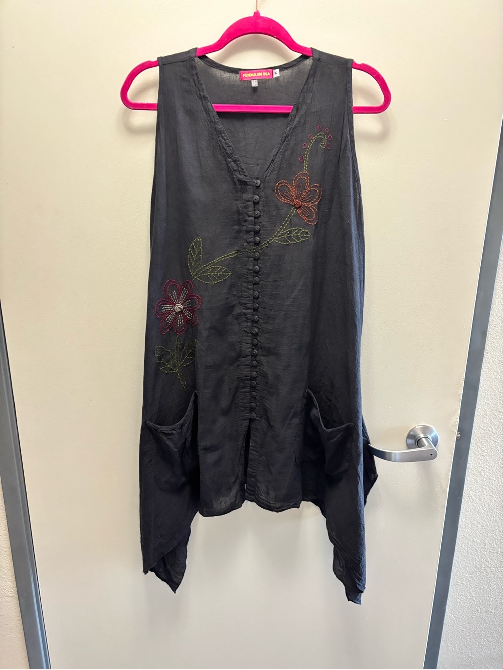 Sleeveless 100% cotton Black Embroidered Button-Front Tunic